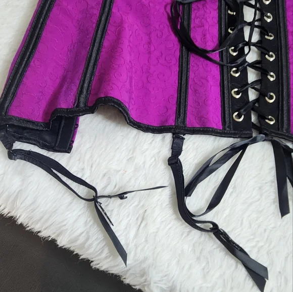 Beautiful Violet Corset - Picture 5 of 14